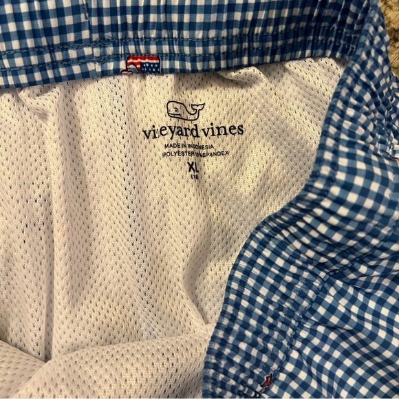 NWT Vineyard Vines Swim Trunks - Picture 3 of 6